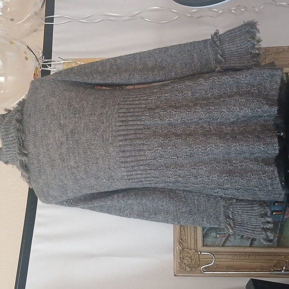 Boutique Gray Crochet And Mink Fringed Women's Sweater - Picture 3 of 5